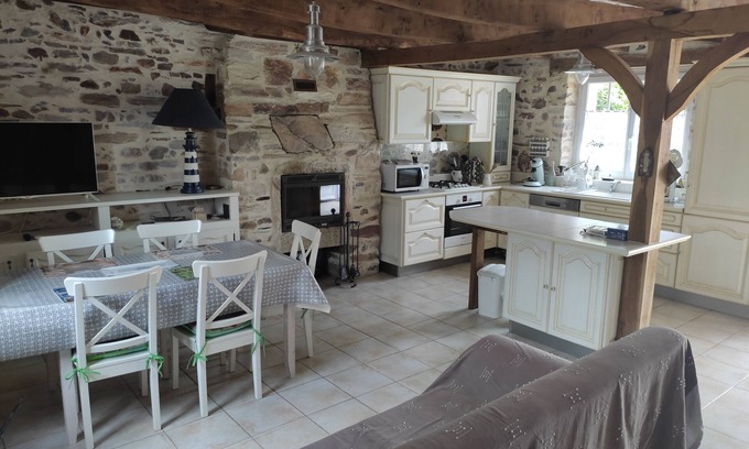 Beganne House | Stunning House Near Folleux Port with Oceanfront Amenities