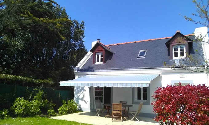 Le Palais House | Villa Le Palais: Cozy 2-Bedroom Getaway with Spa & Kitchen