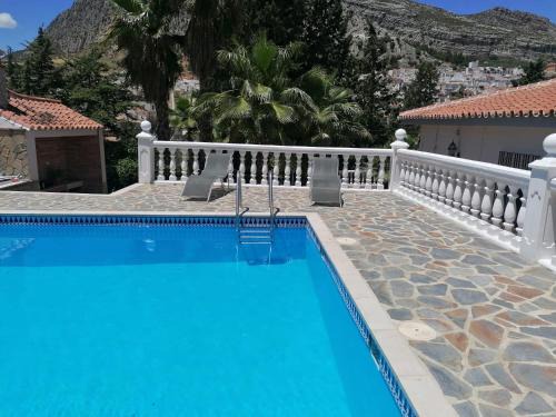 Valle de Abdalagis House | Delightful Oceanfront House with Pool & BBQ for Families