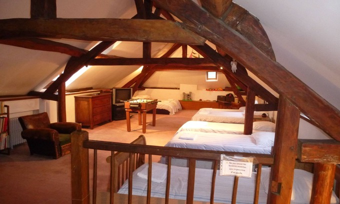 Maintenon House | Ideal House for Groups Near Train Station and Golf Course