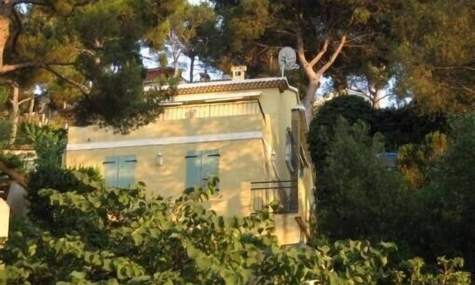 Ensues-la-Redonne Villa | Idyllic House by the Sea in Calanques Near Marseille