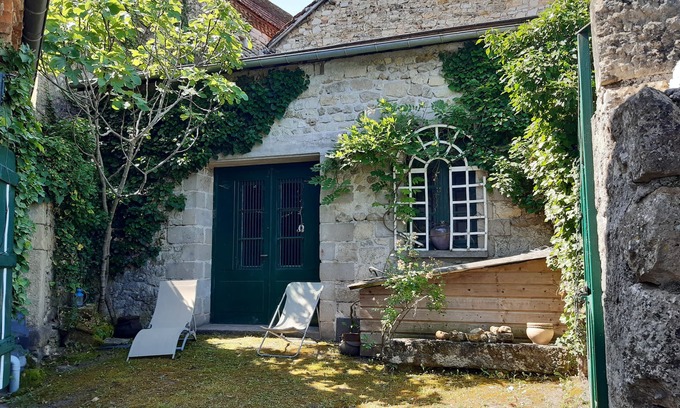 La Bachellerie House | Experience Enchanting Holidays in Black Périgord
