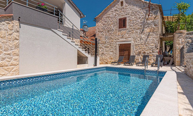 Bribir House | Charming house in a quiet area, very close to the Krka National Park.