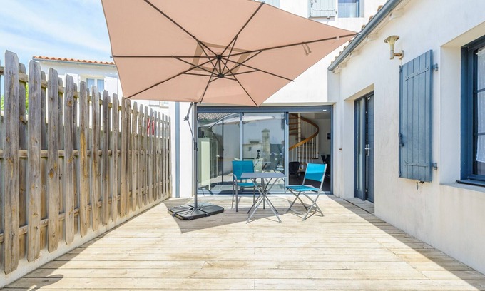 Angoulins House | Villa Angoulins: Oceanfront Retreat for 6 with Spa & Views