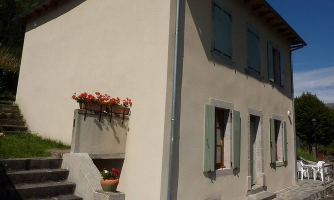 Thiezac Cottage | Cozy Gite Thiézac: Ideal for Families with Spa & Kitchen