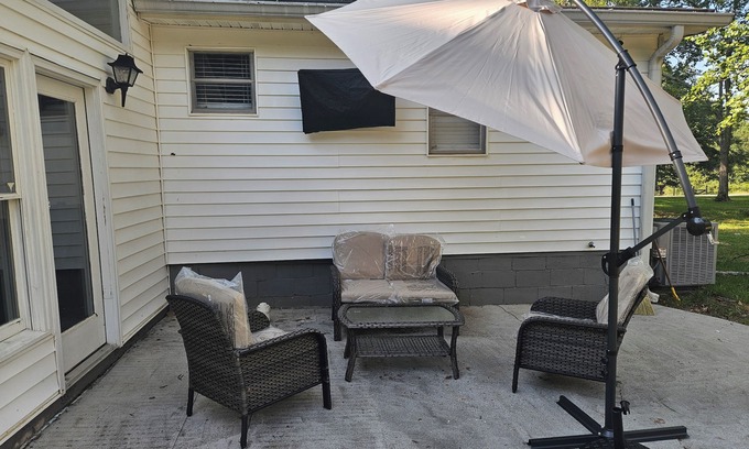 Stockbridge House | Charming house in delightful Stockbridge with AC, very cozy and event friendly