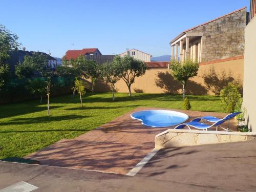 Boiro House | Beachside Retreat: 4 Bedroom House with Garden & Wifi