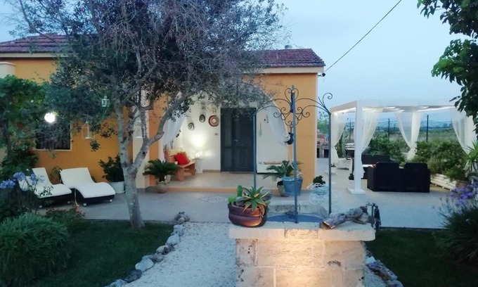 Parati House | Pet-Friendly Getaway at House in Melissano