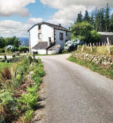 Ourol House | Pet-Friendly 4 Bedroom House with Garden in Ourol