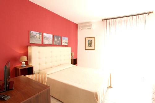 Ragusa House | Inviting House in Ragusa with Beautiful City Views