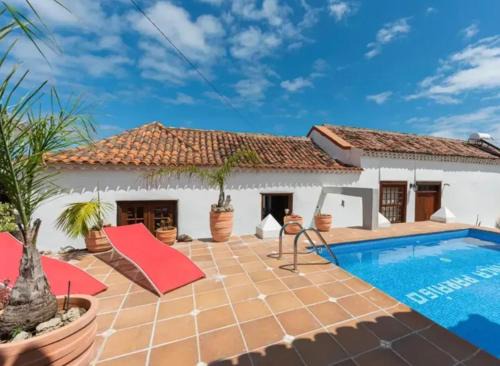 Valle de Guerra House | Cozy One Bedroom House with Pool in San Cristobal de La Laguna