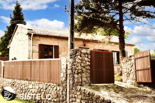 Sistelo House | Cozy 2-Bedroom House with Garden & WiFi in Sistelo