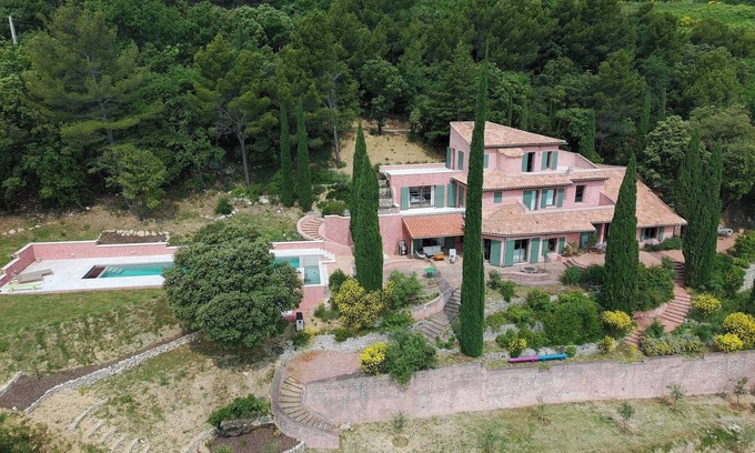 Suzette House | Charming house in the Dentelles de Montmirail. Ideal for recharging your batteries!