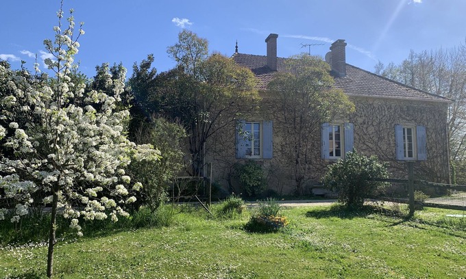 Cours-de-Pile House | Idyllic "La Clef des Champs" with Pool & Ocean View