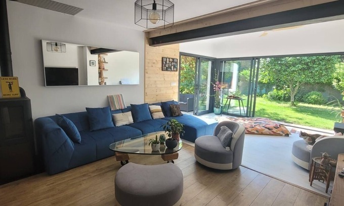 Angresse House | Inviting House Steps from Hossegor and Capbreton Beaches