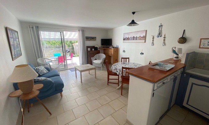 Ars-en-Re House | Cozy Beachside Retreat in Ars en Ré - Rated 9.6/10