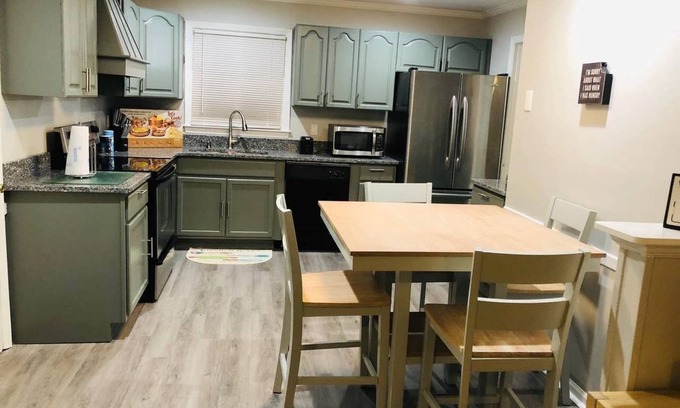 Greensboro House | Top-Rated House Near Koury Convention Center for Families