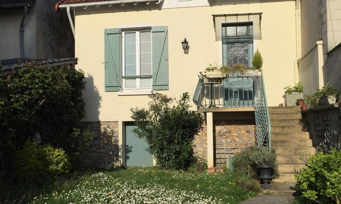 Bry-sur-Marne House | Beautiful House by the Marne with Garden Near Paris