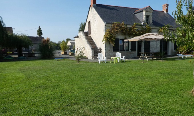 Neuille Cottage | Pet-Friendly Retreat with Lake View and Spa Access