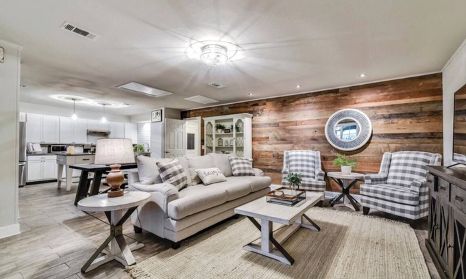 Dripping Springs House | Prime Location House with Kitchen & Ocean View in Dripping Springs