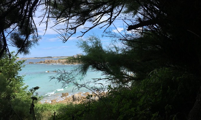 Sibiril Cottage | Beachfront Retreat: Pet-Friendly Home with Ocean View