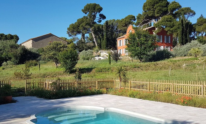 Ouveillan House | Relax in a Modern Retreat with Private Pool and Scenic Views