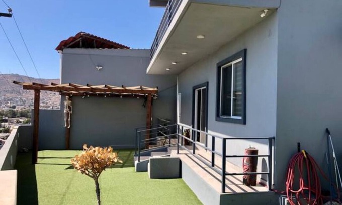Lomas de Valle Verde House | Elegant House with Scenic City Views and Pool Access