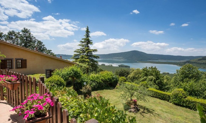 Caprarola House | Beautiful House with Pool and Garden Views Near Rome
