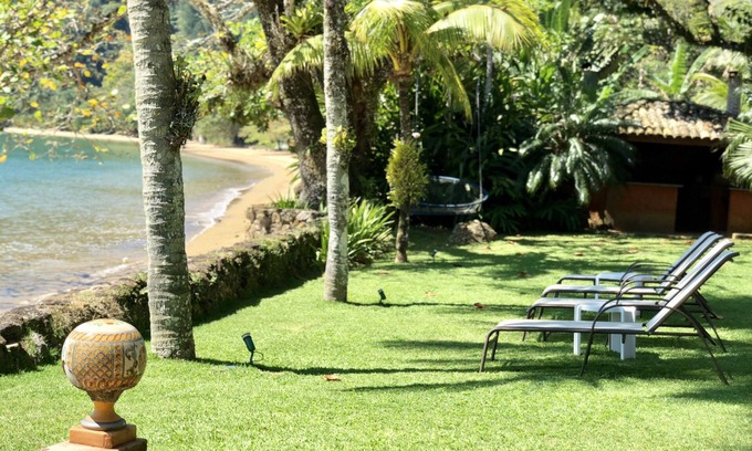 Ubatuba House | Discover Saco da Ribeira: Beachfront Style & Top Amenities