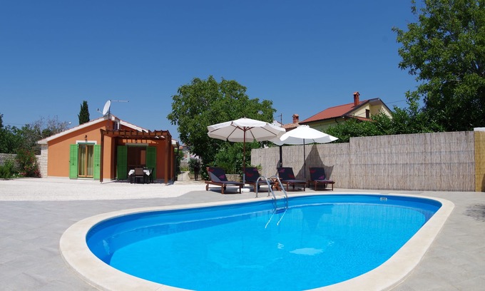 Vodnjan House | Idyllic Retreat with Private Pool in Sveti Kirin Village