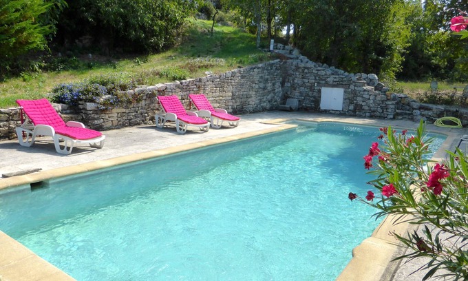 Barjac House | Idyllic Retreat with Private Pool and Ocean Views