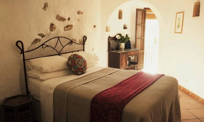 Gaucin House | Inviting House with Ocean Views and Free Wifi, Near Amenities