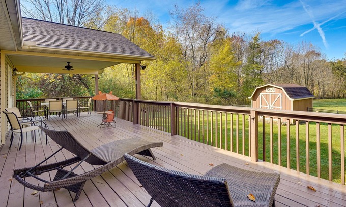 Howard House | Exceptional Howard Getaway: Pet Friendly & Deck Near Lake