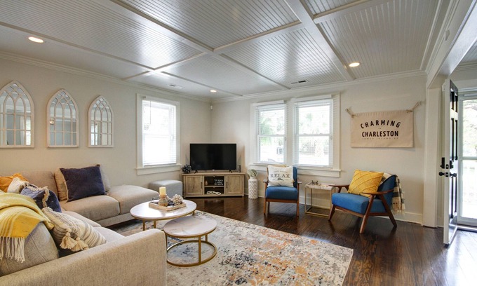 Charleston Cottage | Discover Charleston: Oceanfront Bliss Near Downtown