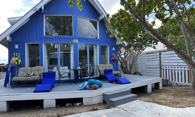 Cockburn Town House | Cozy Island Home on Grand Turk - Pet Friendly & Ocean View