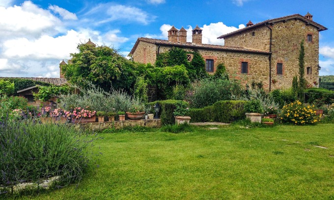 Castelnuovo Berardenga Villa | Enchanting Tuscany Villa with Garden & Shared Pool Retreat
