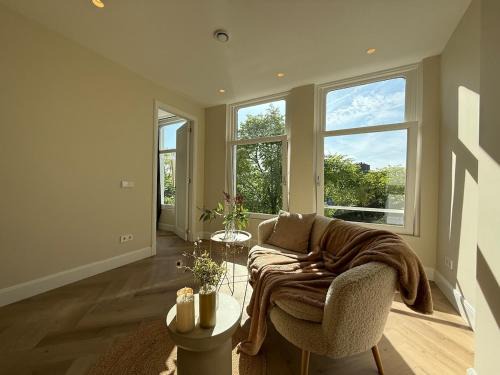Jordaan Apartment | Charming Jordaan Apartment, Canal Views
