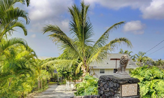 Kalaoa Cottage | Ideal Kailua-Kona Apartment with Kitchen & Family Amenities