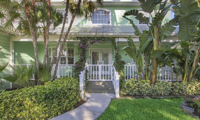 Hobe Sound House | Inviting Key West Home with Pool, Spa & Pet-Friendly Perks