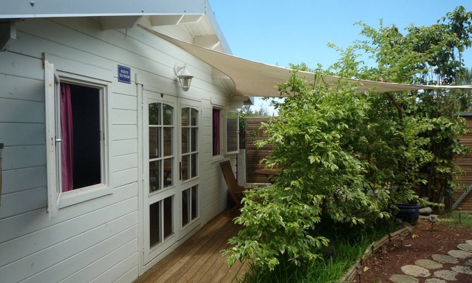 Etang Sale Les Bains House | Cozy Studio Bungalow with Ocean View & Spa in Etang Salé