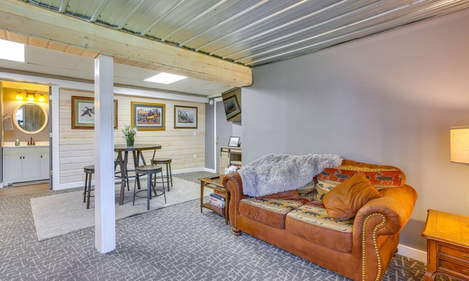 Lake Ann Apartment | Top-Rated Lake Ann Apartment with Spa and Breakfast Access