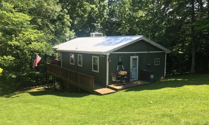 Big Rock House | Serene Lake Barkley Cabin with Pool and Kitchen Access