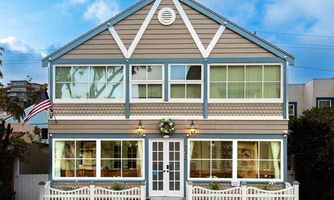 Avalon House | Historic Beachside Home with Pool & Ocean Views - Sleeps 12