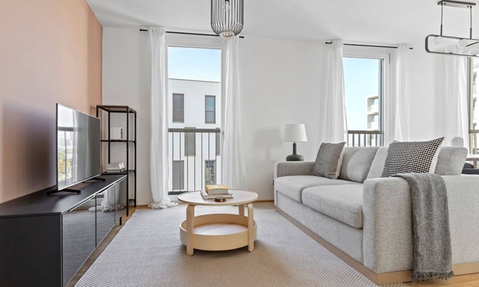 Vienna Apartment | Modern Leopoldstadt 2BR with Gym & Loggia, Near U2