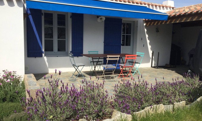Ile d'Yeu House | Charming little house for rent, peaceful neighborhood near the harbour