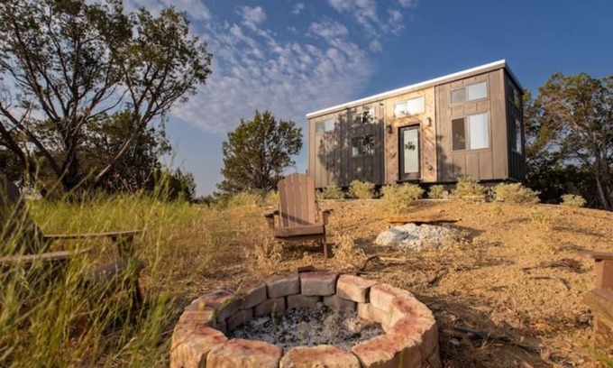 Thurber House | Inviting Texas Tiny Home with Scenic Views - The Lookout
