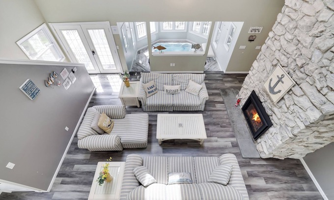 Wallenpaupauk Lake Estates House | Idyllic Retreat with Pool & Spa at Wallenpaupack Lake Estates