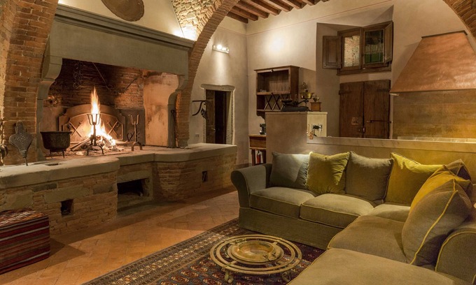 Arezzo Apartment | Historic Guest House in Arezzo with Breakfast & Dining