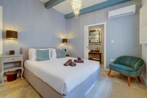 Senglea House | Elegant Oceanfront Townhouse in Senglea with Breakfast