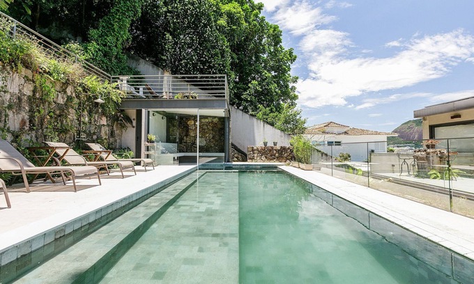 Jardim Botanico Villa | Elegant Mansion with Private Pool in Jardim Botânico